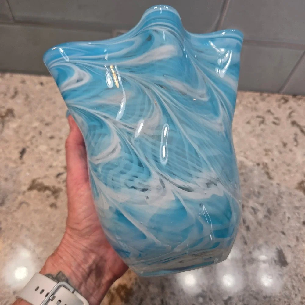 Hand Blown Blue White Swirl‎ Art Glass Handkerchief Vase Ruffled Star Rim 6.5